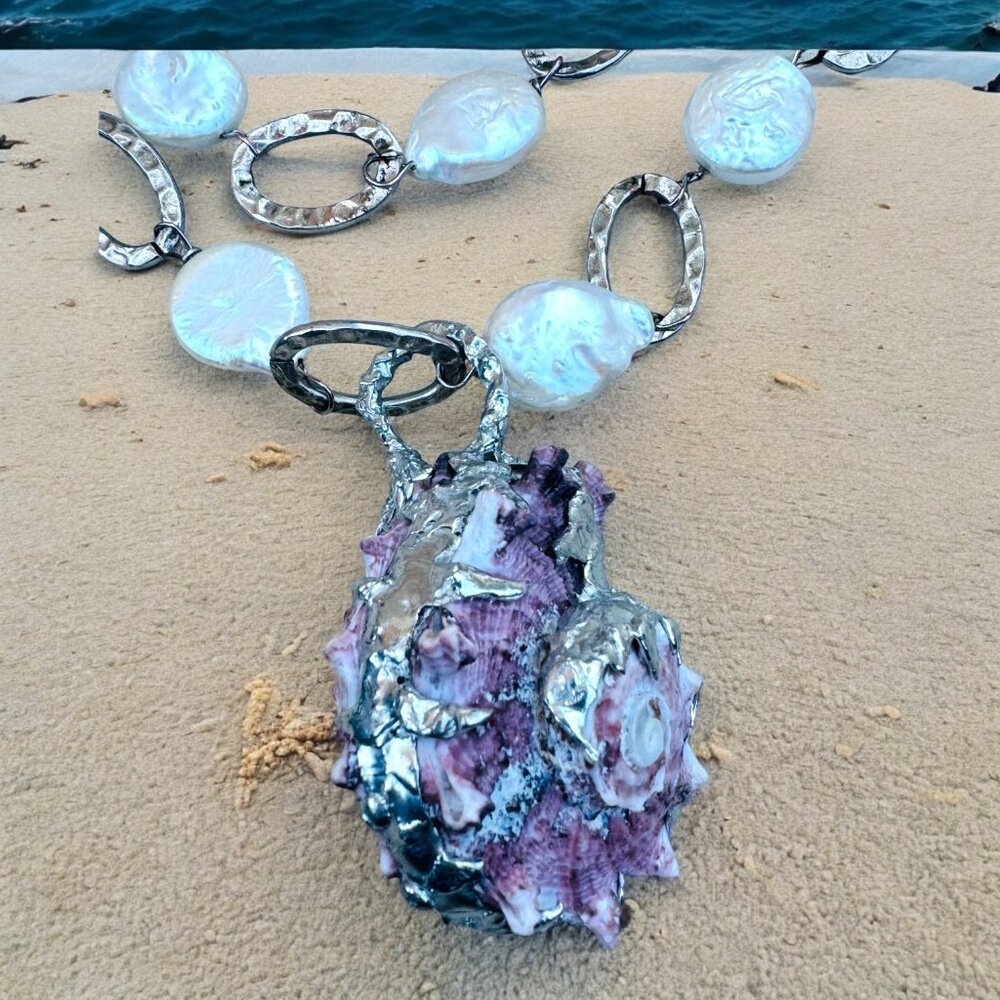 Conch Shell & White Keshi Teardrop Pearl Necklace With Artisan Silver Metalwork - Picture 11 of 17